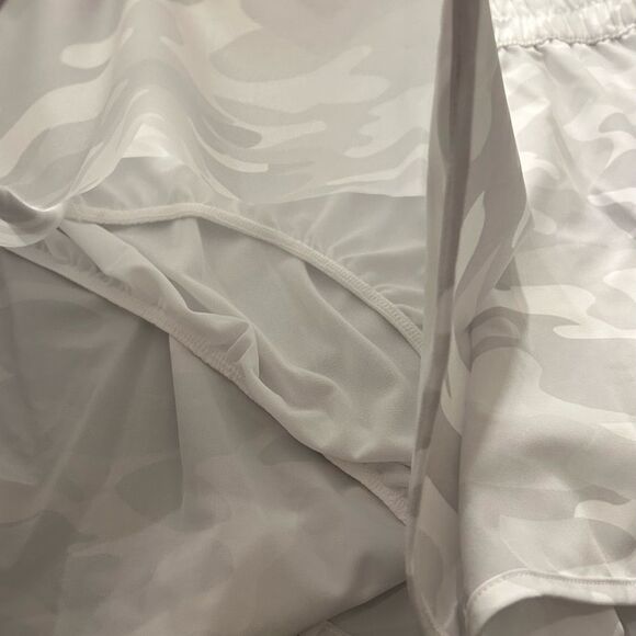 DSG Women’s high rise stride short camo gray pure white 3 inch new with tags - Picture 10 of 14